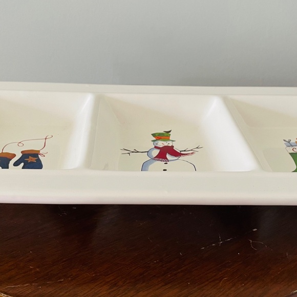 White ceramic divided serving tray with hand-painted Christmas designs - Picture 4 of 5